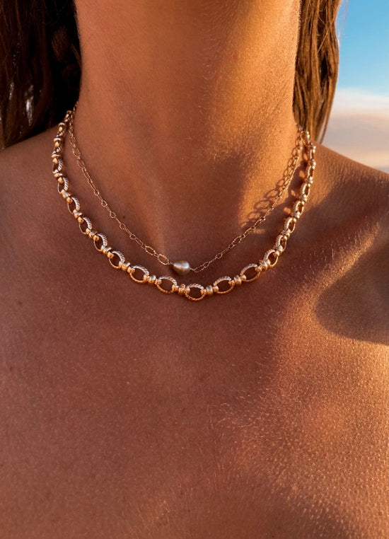 COLLIER HINA