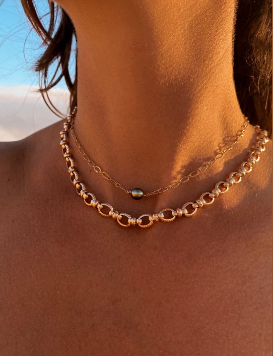 COLLIER HINA